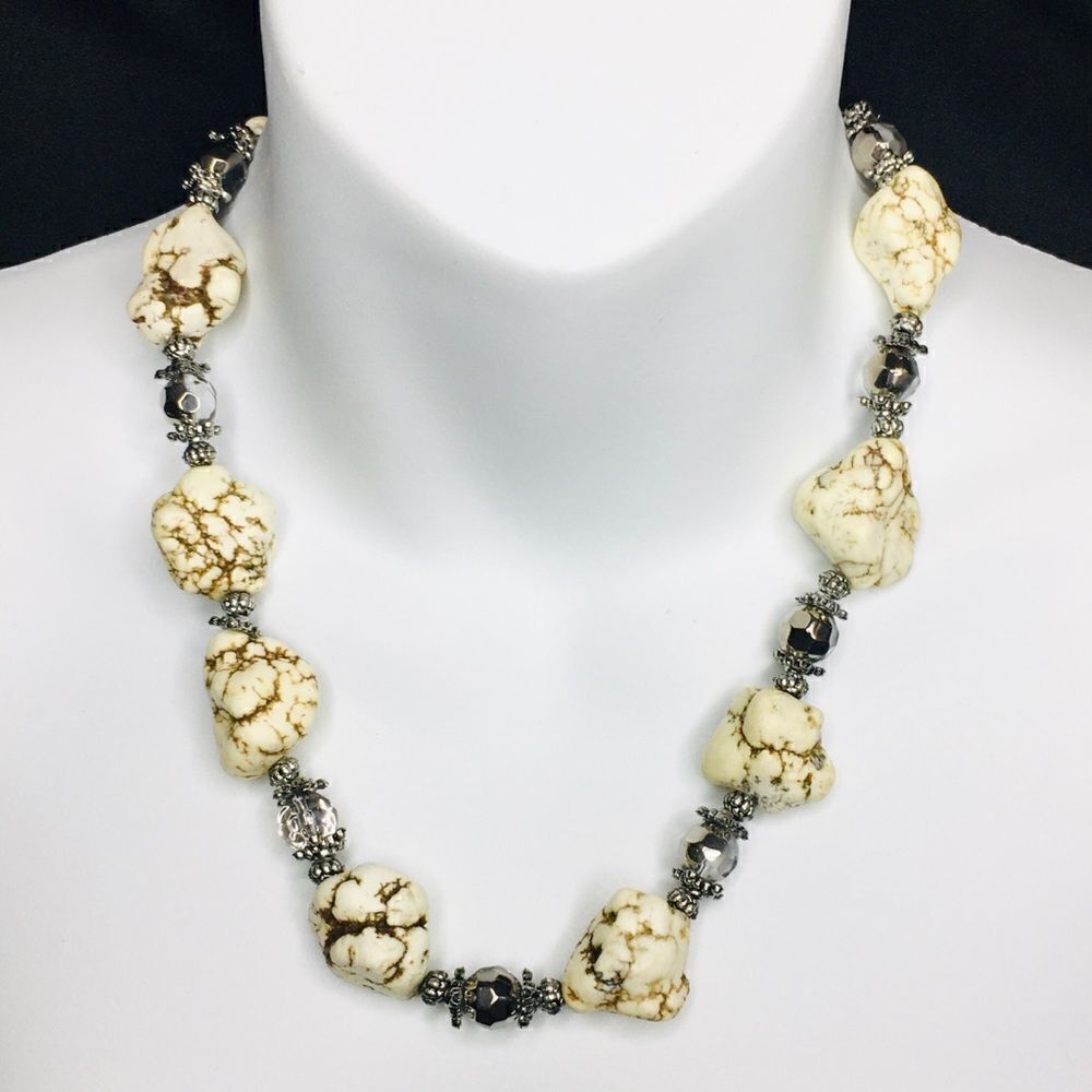 Vintage Natural Howlite Semi precious Stone Necklace Chunky ivory Silver 4413